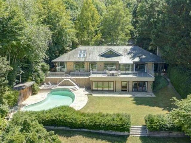 4 Bedroom Detached House For Sale In Maidenhead