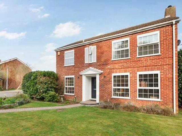 4 Bedroom Detached House For Sale In Maidenhead