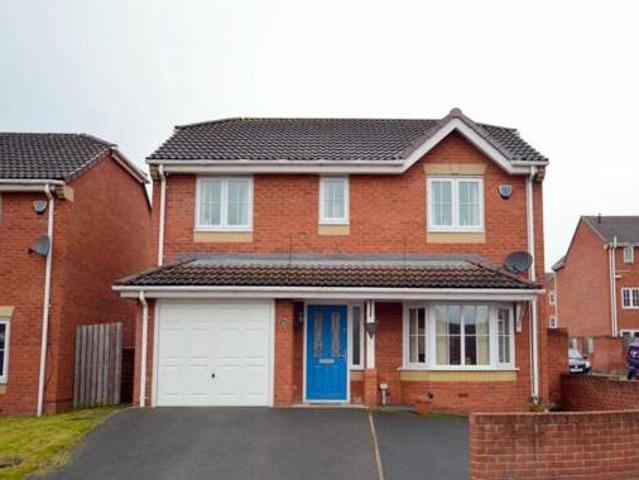 4 Bedroom Detached House For Sale In Mirfield, West Yorkshire