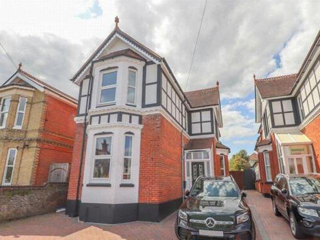 4 Bedroom Detached House For Sale In Sandown