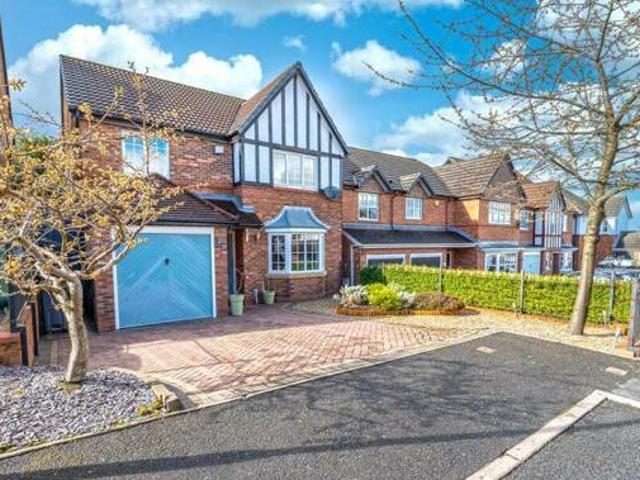 4 Bedroom Detached House For Sale In Shelfield