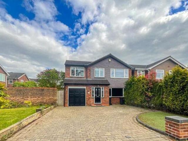 4 Bedroom Detached House For Sale In Sutton Coldfield, West Midlands