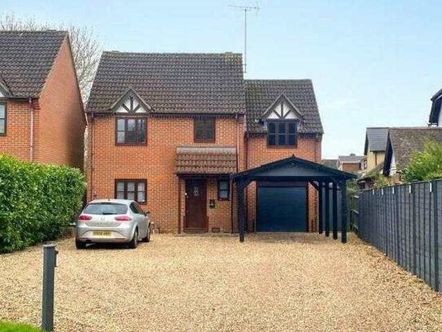 4 bedroom detached house for sale in Sylvester Close Winnersh Wokingham RG41