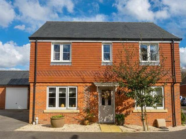 4 Bedroom Detached House For Sale In Petersfield