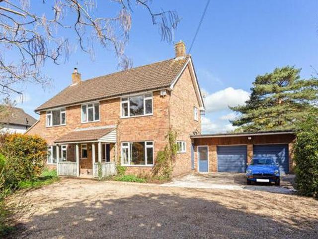4 Bedroom Detached House For Sale In Petersfield