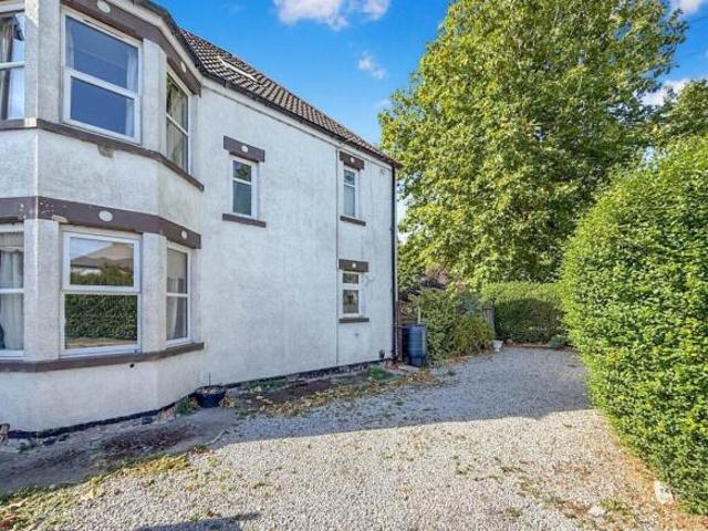 4 bedroom detached house for sale in Pickering Road, Hull, HU4
