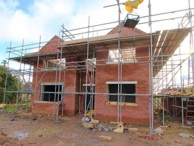 4 Bedroom Detached House For Sale In Roxton Road