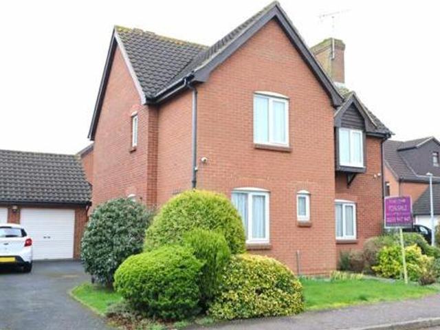 4 Bedroom Detached House For Sale In Rayleigh