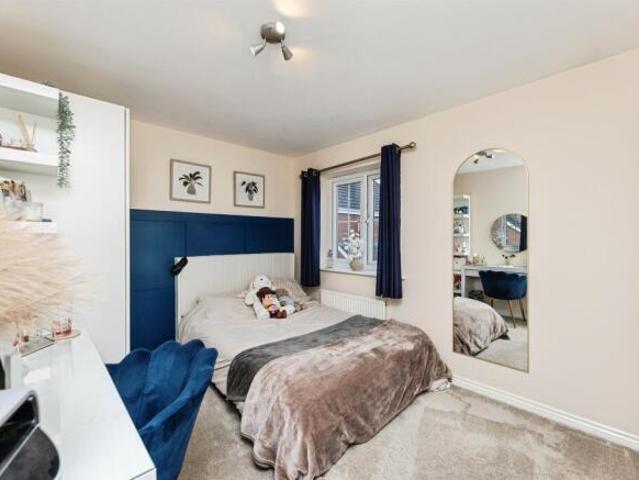 4 bedroom detached house for sale in Rivendale, Leeds, LS10