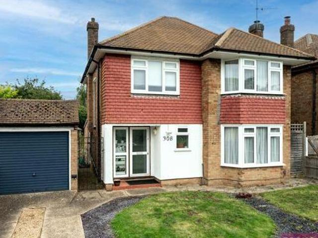 4 Bedroom Detached House For Sale In Rickmansworth