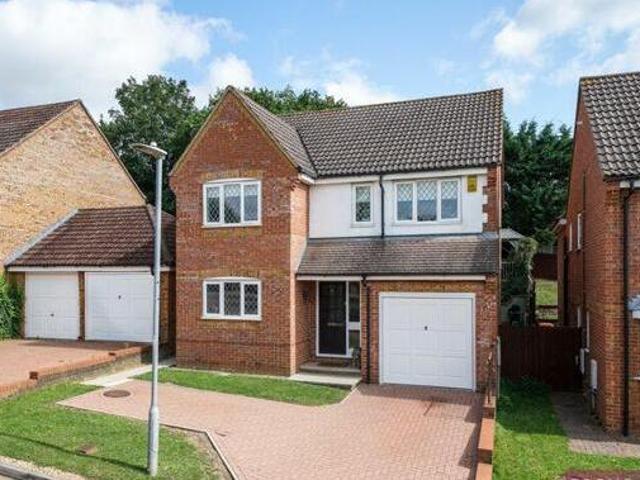 4 Bedroom Detached House For Sale In Rickmansworth