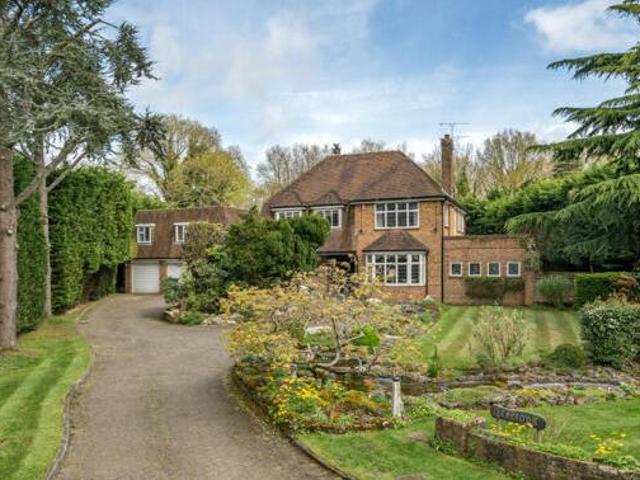 4 Bedroom Detached House For Sale In Rickmansworth
