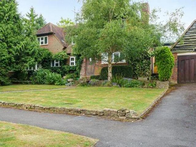 4 Bedroom Detached House For Sale In Rickmansworth