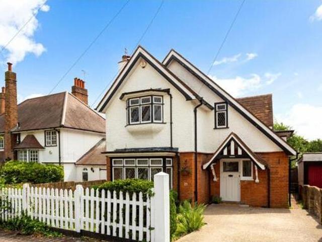 4 Bedroom Detached House For Sale In Rickmansworth, Hertfordshire