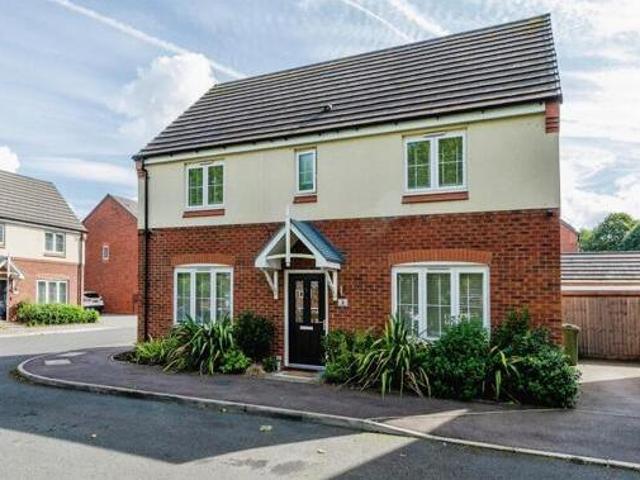 4 Bedroom Detached House For Sale In Rushall