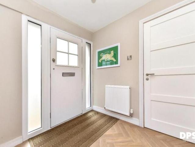 3 bedroom detached house for sale in Woodside Close, Churwell, Leeds, LS27