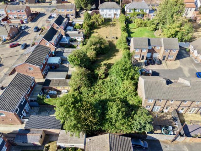 4 bedroom detached house for sale in Wawne Road, Sutton on Hull, HU7 4YE, HU7