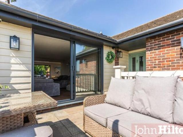 4 bedroom detached house for sale in Wanderdown Close, Ovingdean, BN2