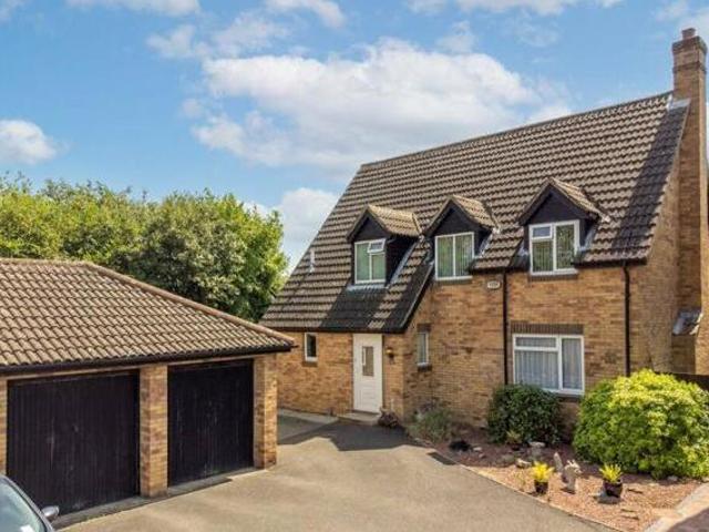 4 Bedroom Detached House For Sale In Wellingborough