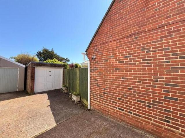 4 bedroom detached house for sale in Willingdon Park Drive, Eastbourne, BN22