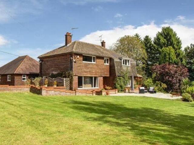 4 Bedroom Detached House For Sale In Tonbridge, Kent