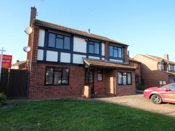 4 bedroom Detached house To Let