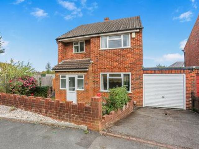 4 bedroom Detached house To Let