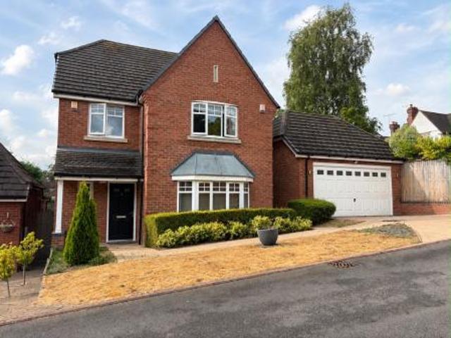 4 bedroom Detached house To Let