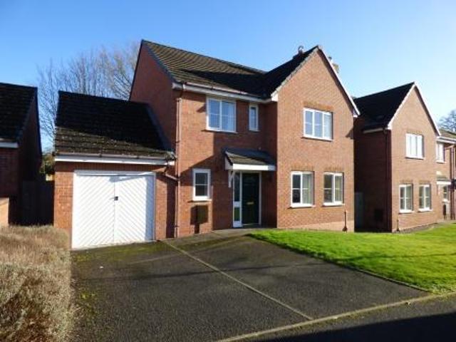 4 bedroom Detached house To Let