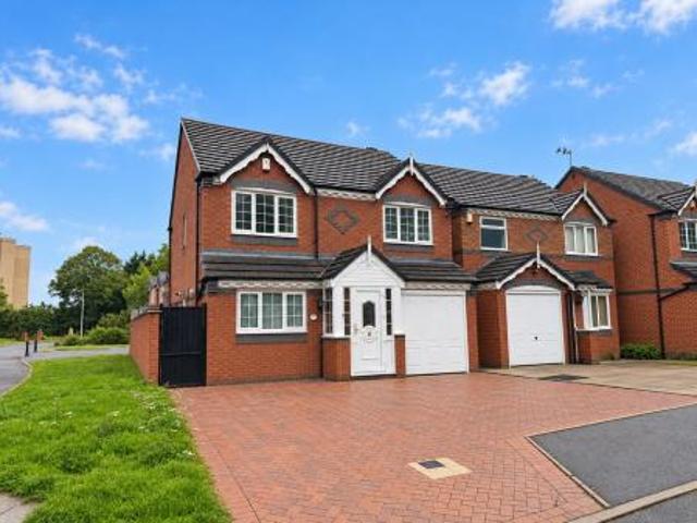 4 bedroom Detached house To Let