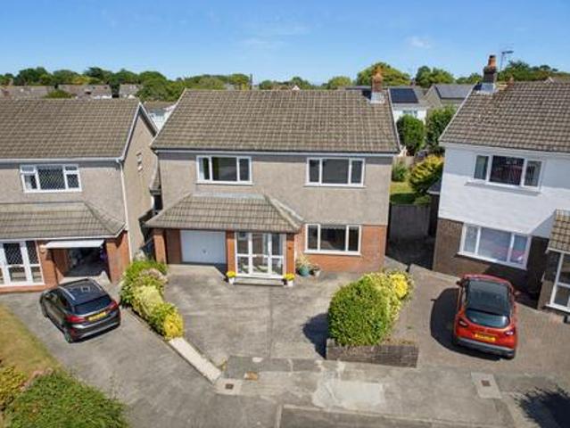4 bedroom Detached house To Let