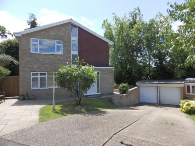 4 bedroom Detached house To Let