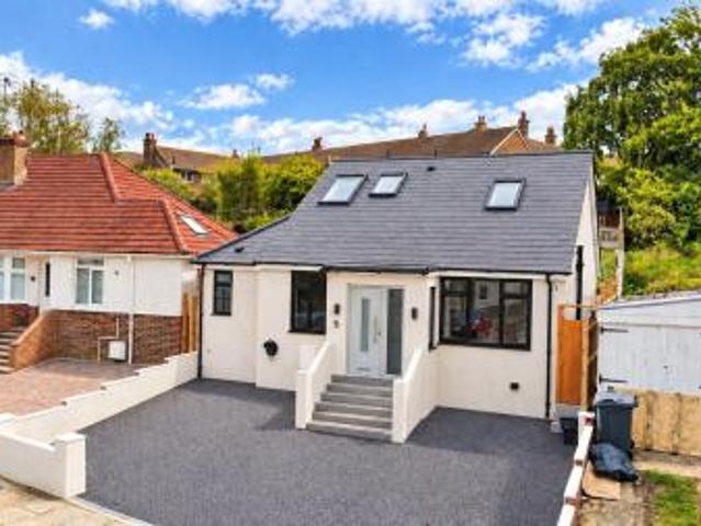4 bedroom Detached house To Let