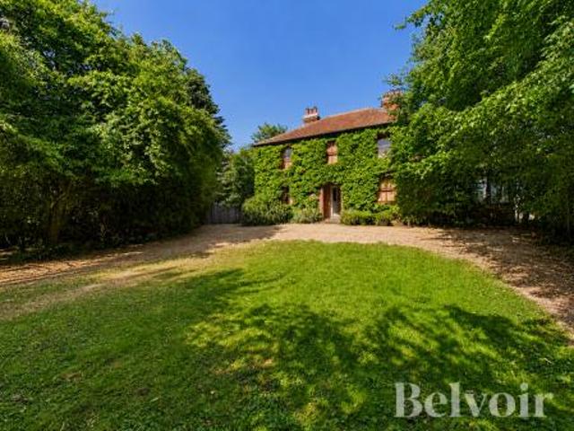 4 bedroom Detached house To Let