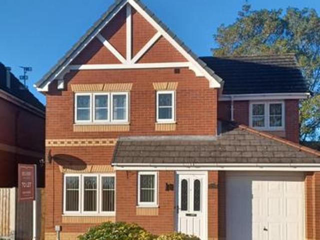 4 bedroom Detached house To Let