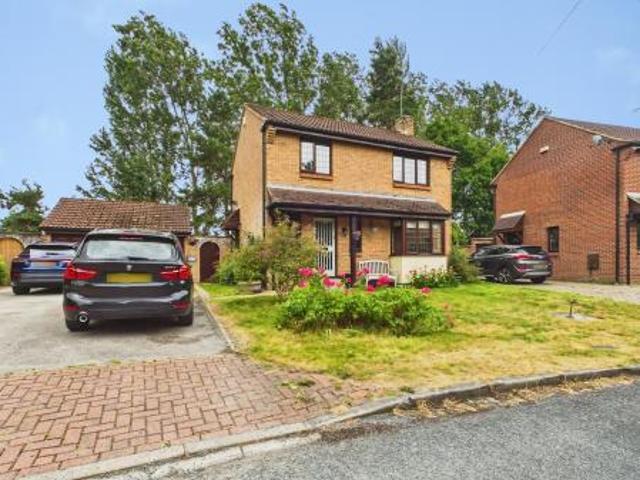 4 bedroom Detached house To Let