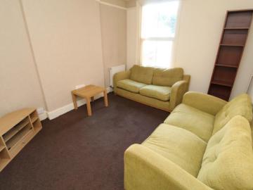 4 bedroom Detached house To Let