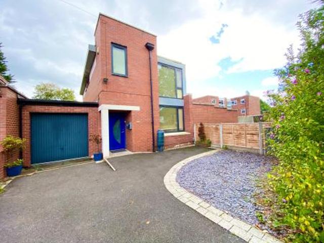 4 bedroom Detached house To Let