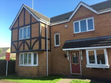 4 bedroom Detached house To Let