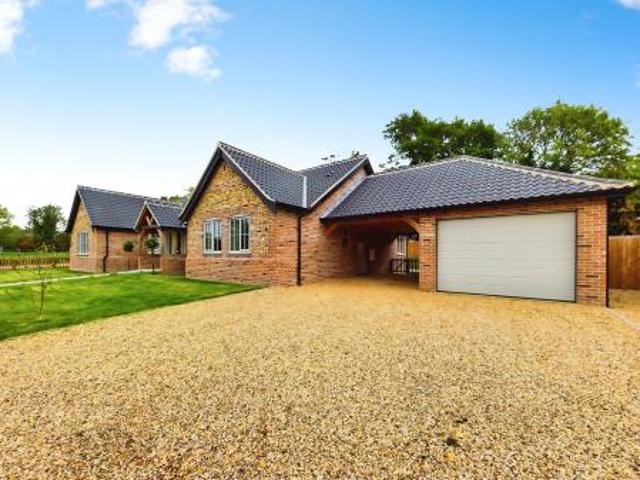 4 bedroom Detached house To Let