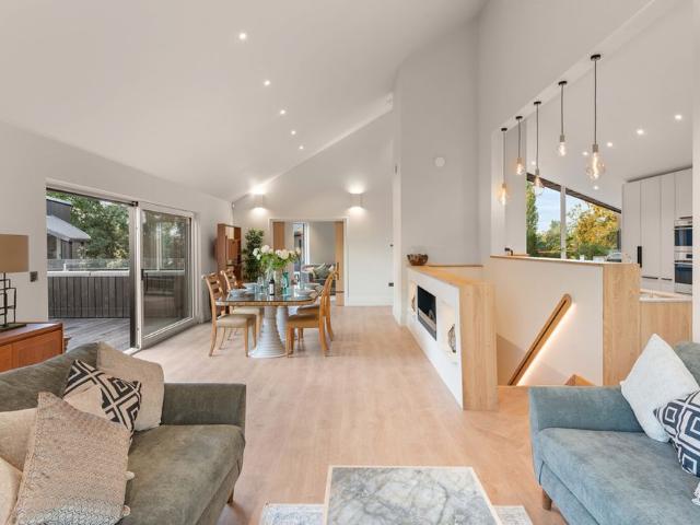 4 bedroom Detached House to let
