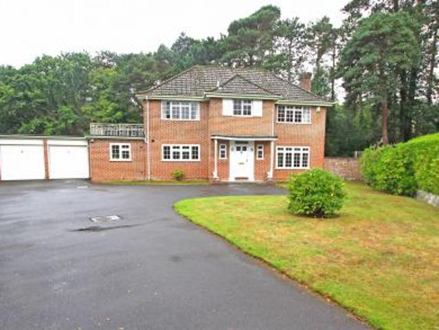 4 bedroom Detached house To Let