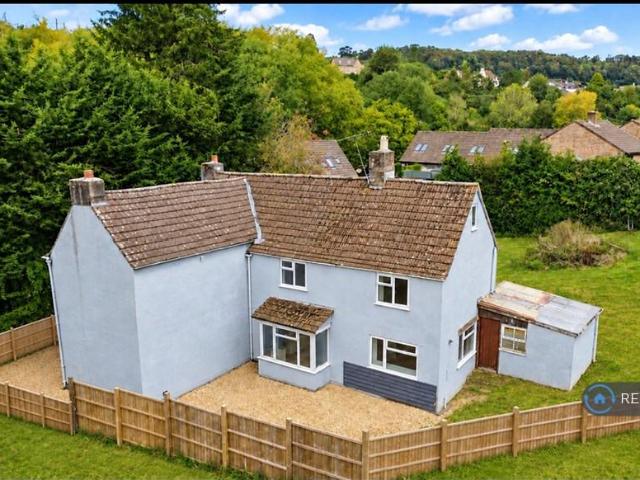 4 bedroom detached house to rent