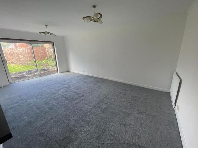 4 bedroom detached house to rent