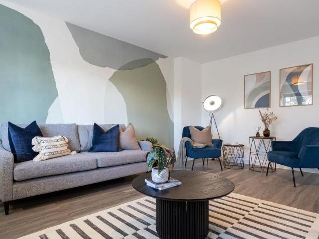 4 bedroom detached house to rent