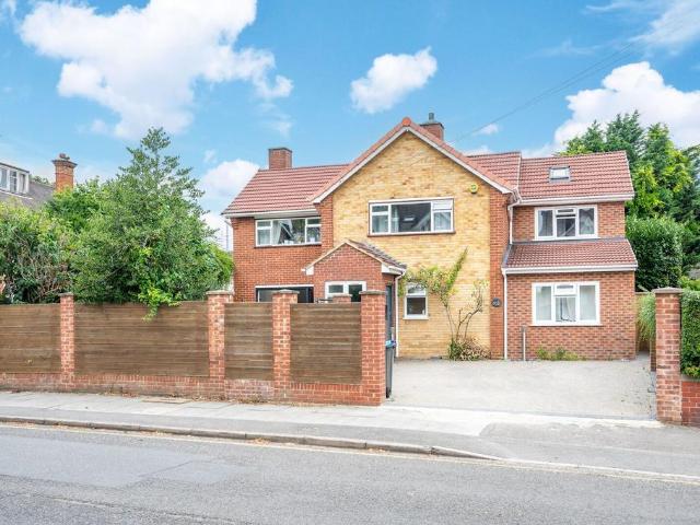 4 bedroom detached house to rent