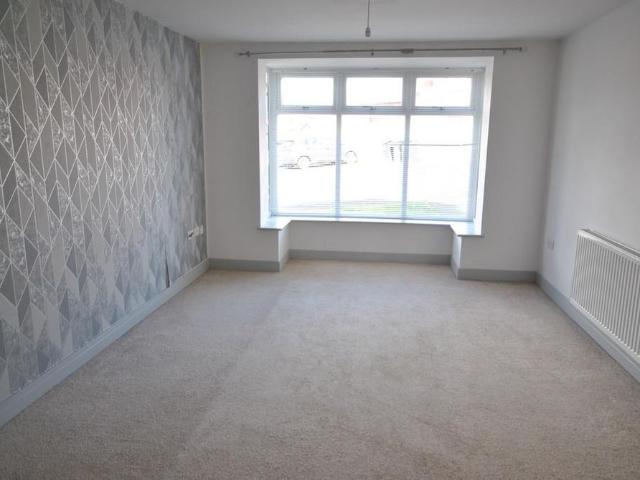 4 bedroom detached house to rent