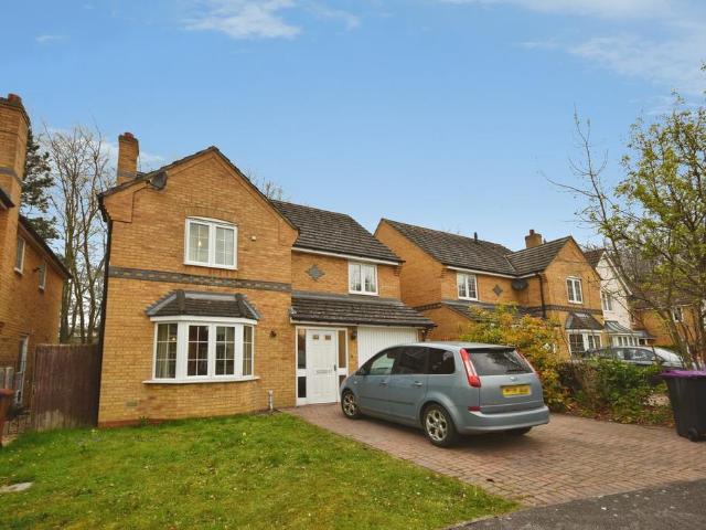4 bedroom detached house to rent