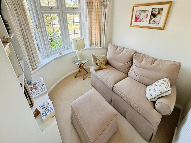 4 bedroom detached house to rent