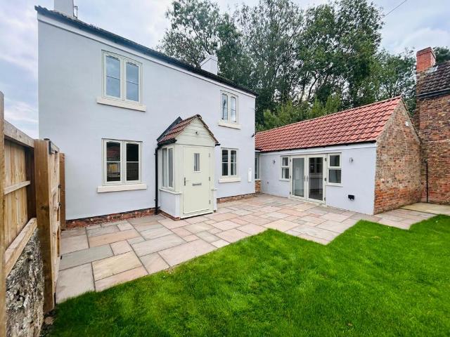 4 bedroom detached house to rent